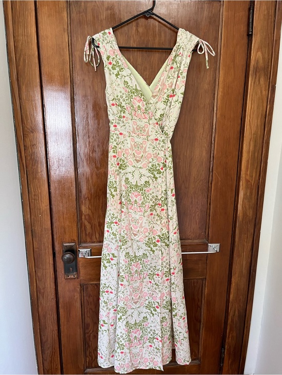 Eva Mendes Dresses & Skirts - Eva Mendes Floral Wrap Maxi Dress